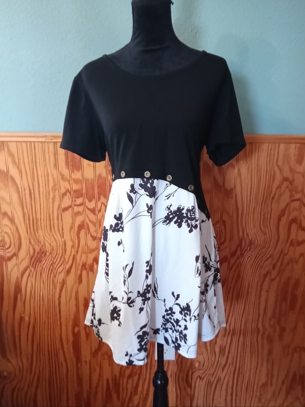 Black and white Floral Top